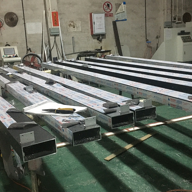 樓上樓門窗專業(yè)安裝的高端鋁合金門窗伴你溫暖過冬！