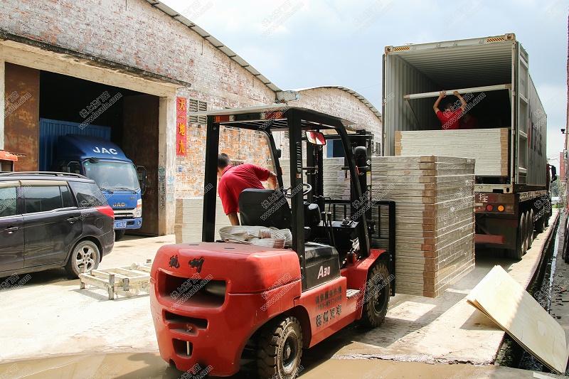 佛山哪里有出口高端門窗的鋁門窗廠家？-樓上樓門窗