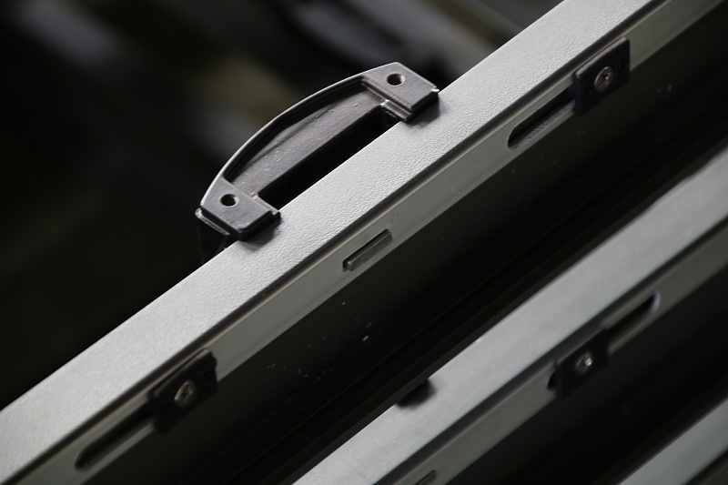 樓上樓高端門窗-鋁合金門窗產品細節(jié)