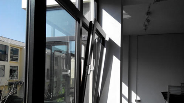 都2020年了，你還在與高端門窗談價(jià)格，和低端門窗談質(zhì)量？