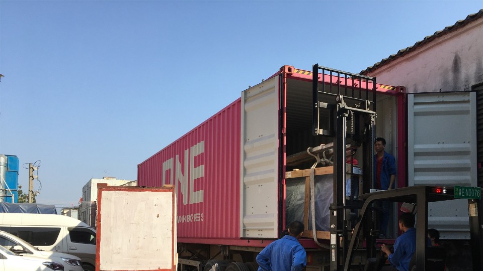 私家別墅豪宅定制的高端鋁合金門窗即將被送出國(guó)！