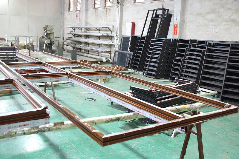 高端門窗選擇哪種風(fēng)格和材質(zhì)比較好？有門窗廠家推薦嗎？