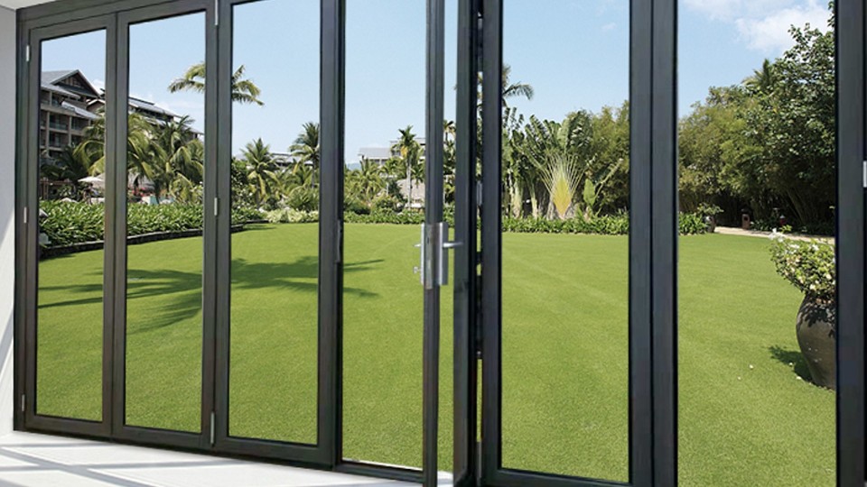 鋁合金門窗滑撐到底有多重要？樓上樓高端門窗這樣說…